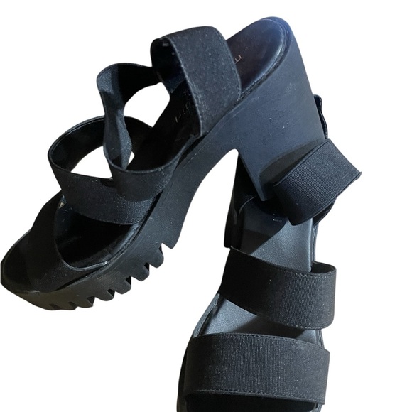 Madden Girl Black Platform Strap Chunky Heels - Picture 4 of 8